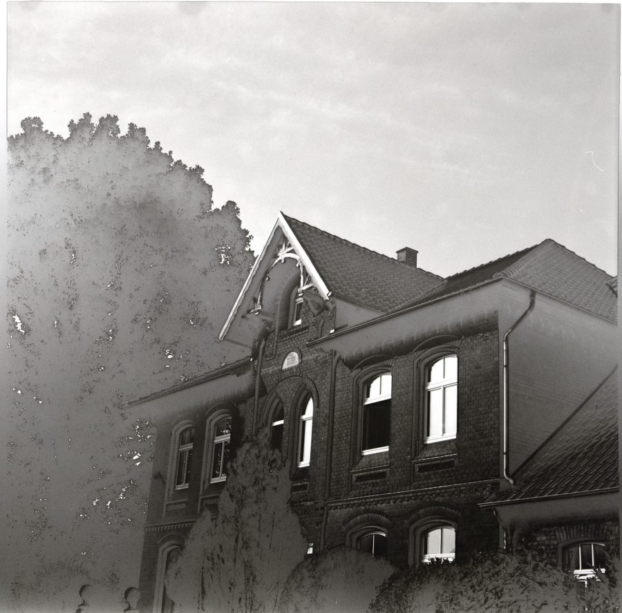 Black and white photo of the Viewfinder Villa